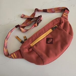 Chaco Radlands Hip Pack Belt Bag Buckle Purse Coral Pink Orange